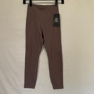 Move Theology High-Waist Capri Leggings in Mauve Brown
